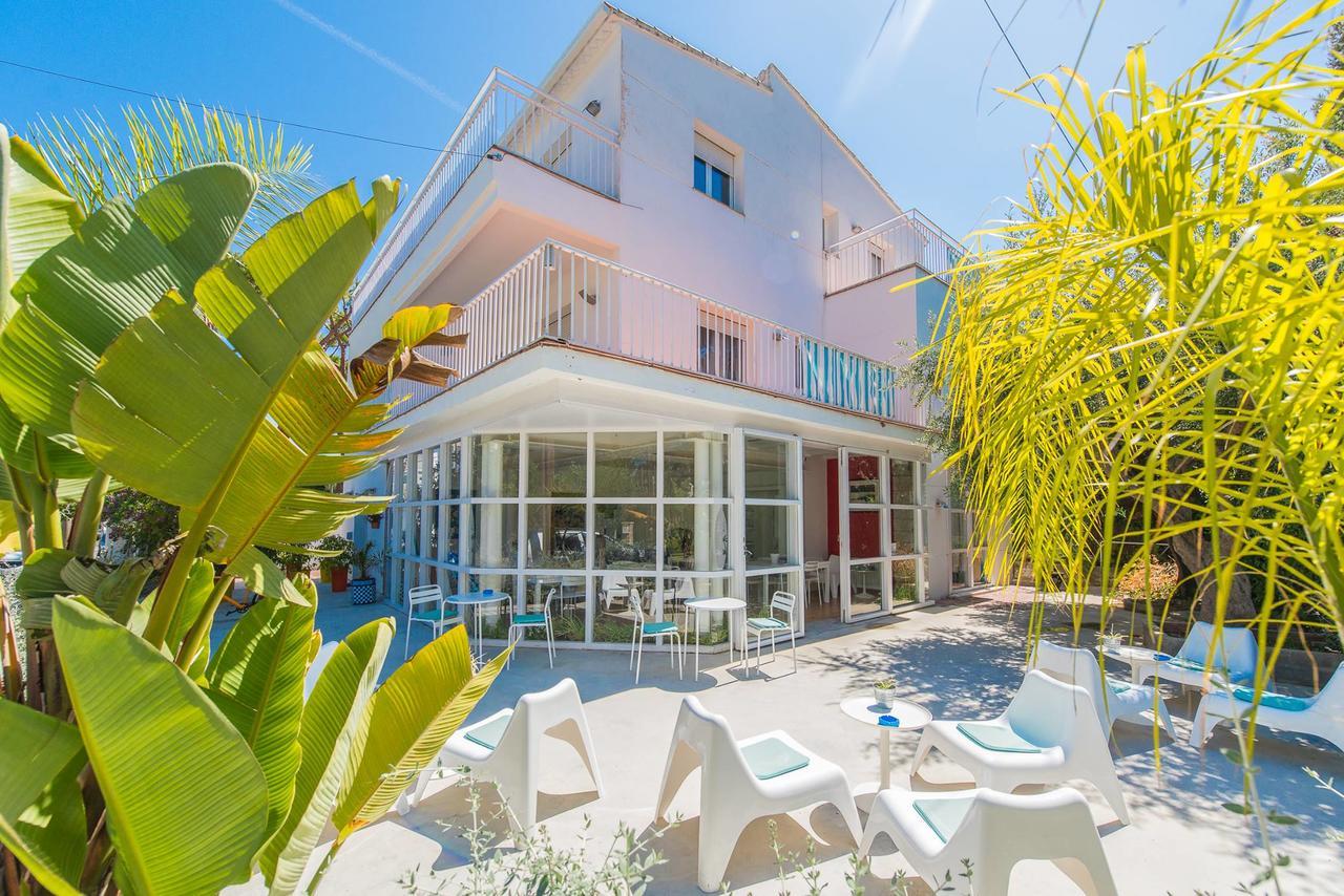 Sitges Beach Hostel Exterior photo